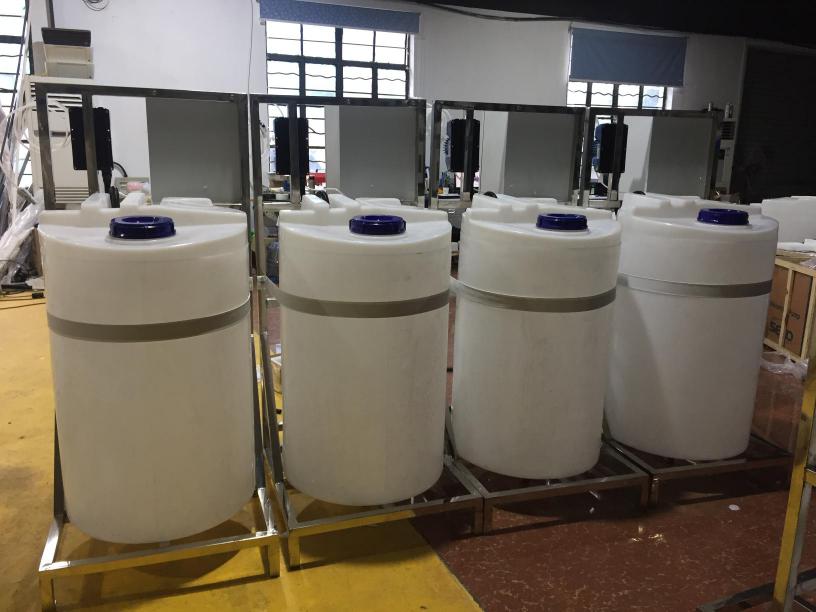 單桶單泵加藥裝置